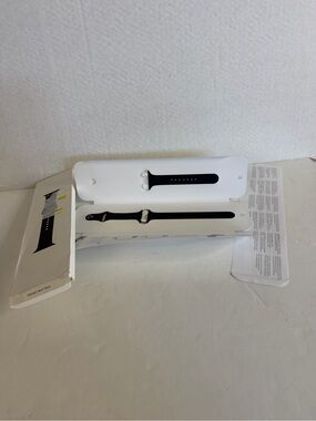 Authentic Apple Watch  45mm Silicone sports Band in black open box Classic Fit